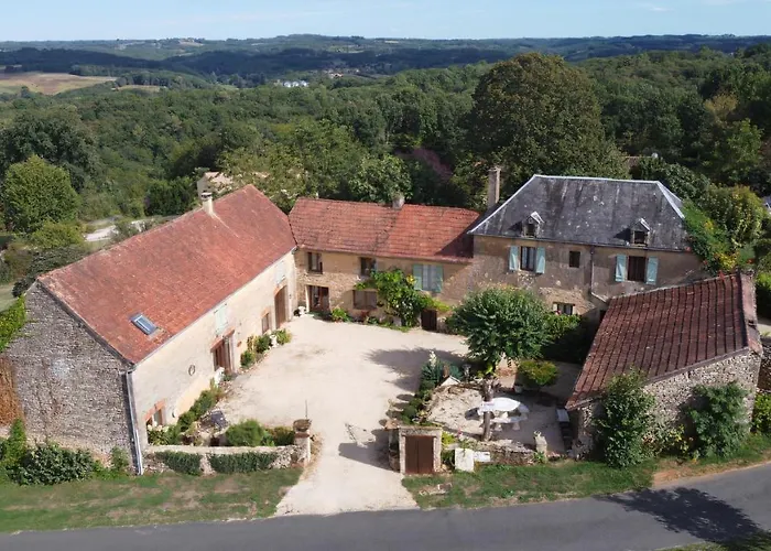 La Vieille Ferme: Superbe Complexe De 3 Gites En Pierre Avec Piscine Au Coeur Du Perigord Noir