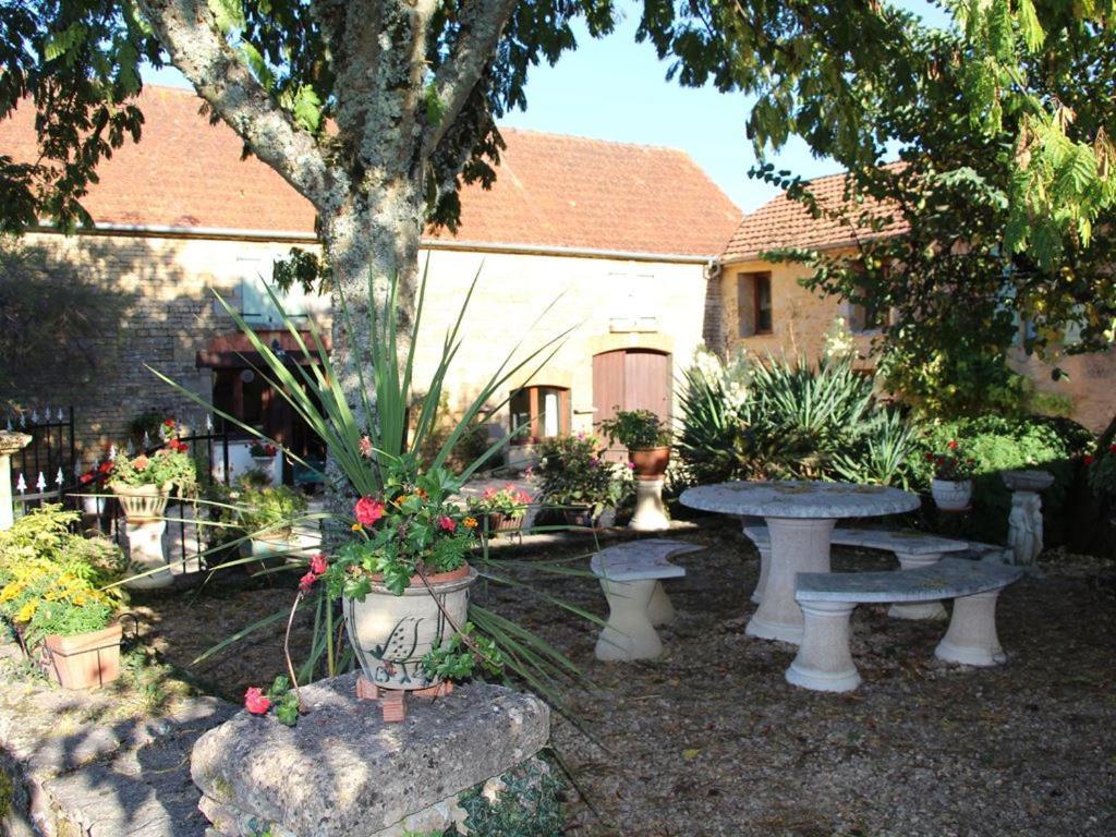 La Vieille Ferme: Superbe Complexe De 3 En Pierre Avec Piscine Au Coeur Du Perigord Noir