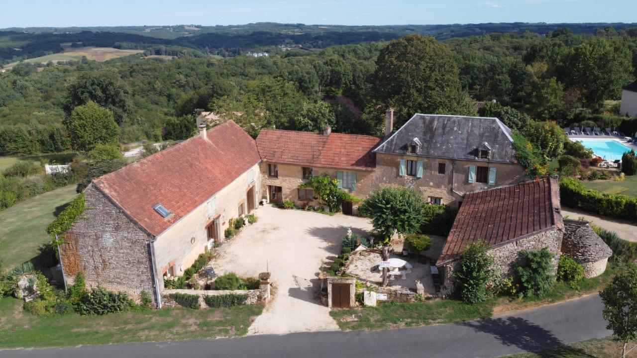 La Vieille Ferme: Superbe Complexe De 3 En Pierre Avec Piscine Au Coeur Du Perigord Noir Holiday home