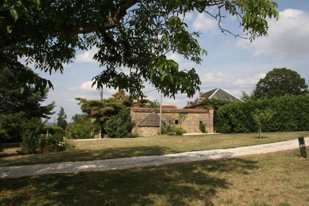 Holiday home La Vieille Ferme: Superbe Complexe De 3 En Pierre Avec Piscine Au Coeur Du Perigord Noir Saint-Genies