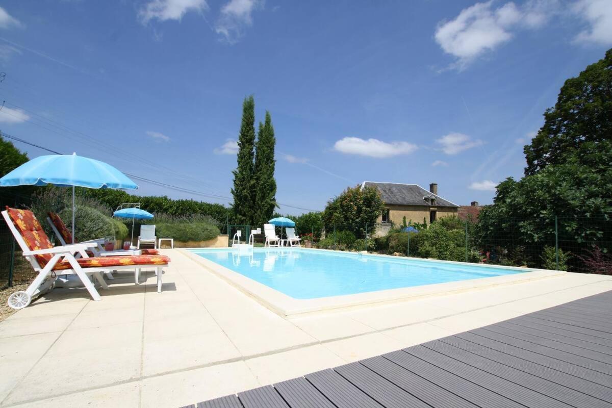 La Vieille Ferme: Superbe Complexe De 3 En Pierre Avec Piscine Au Coeur Du Perigord Noir Holiday home