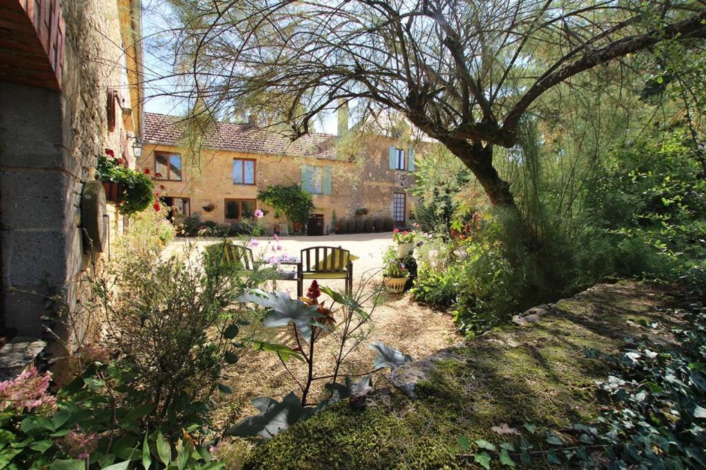 La Vieille Ferme: Superbe Complexe De 3 En Pierre Avec Piscine Au Coeur Du Perigord Noir Holiday home Saint-Genies