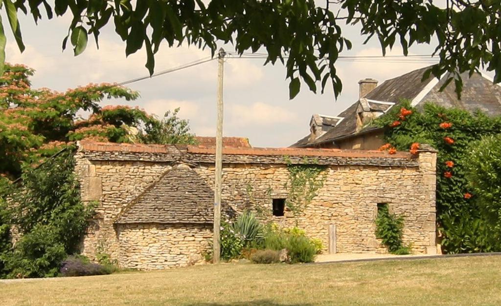La Vieille Ferme: Superbe Complexe De 3 En Pierre Avec Piscine Au Coeur Du Perigord Noir Saint-Genies