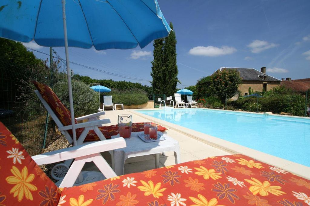 La Vieille Ferme: Superbe Complexe De 3 En Pierre Avec Piscine Au Coeur Du Perigord Noir Saint-Genies