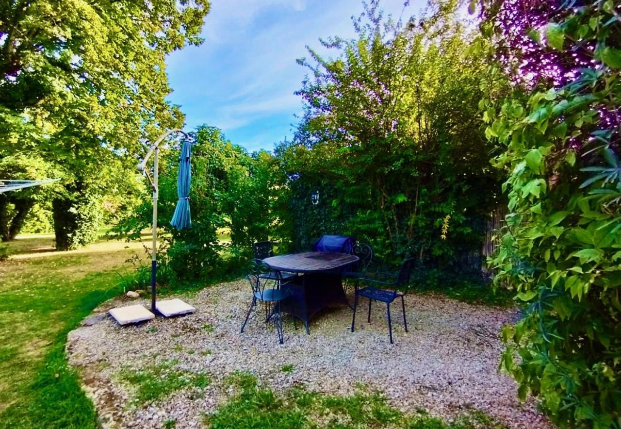 La Vieille Ferme: Superbe Complexe De 3 En Pierre Avec Piscine Au Coeur Du Perigord Noir Holiday home