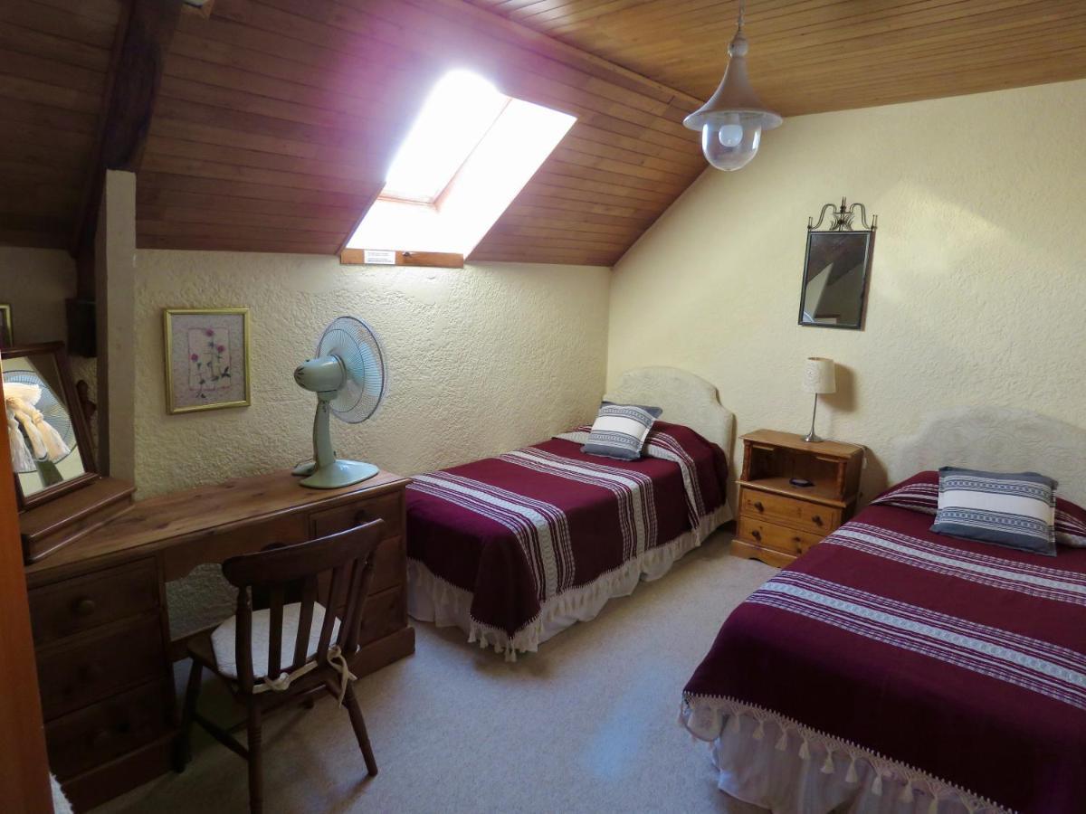 La Vieille Ferme: Superbe Complexe De 3 En Pierre Avec Piscine Au Coeur Du Perigord Noir *