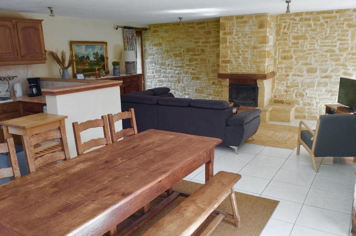 La Vieille Ferme: Superbe Complexe De 3 En Pierre Avec Piscine Au Coeur Du Perigord Noir